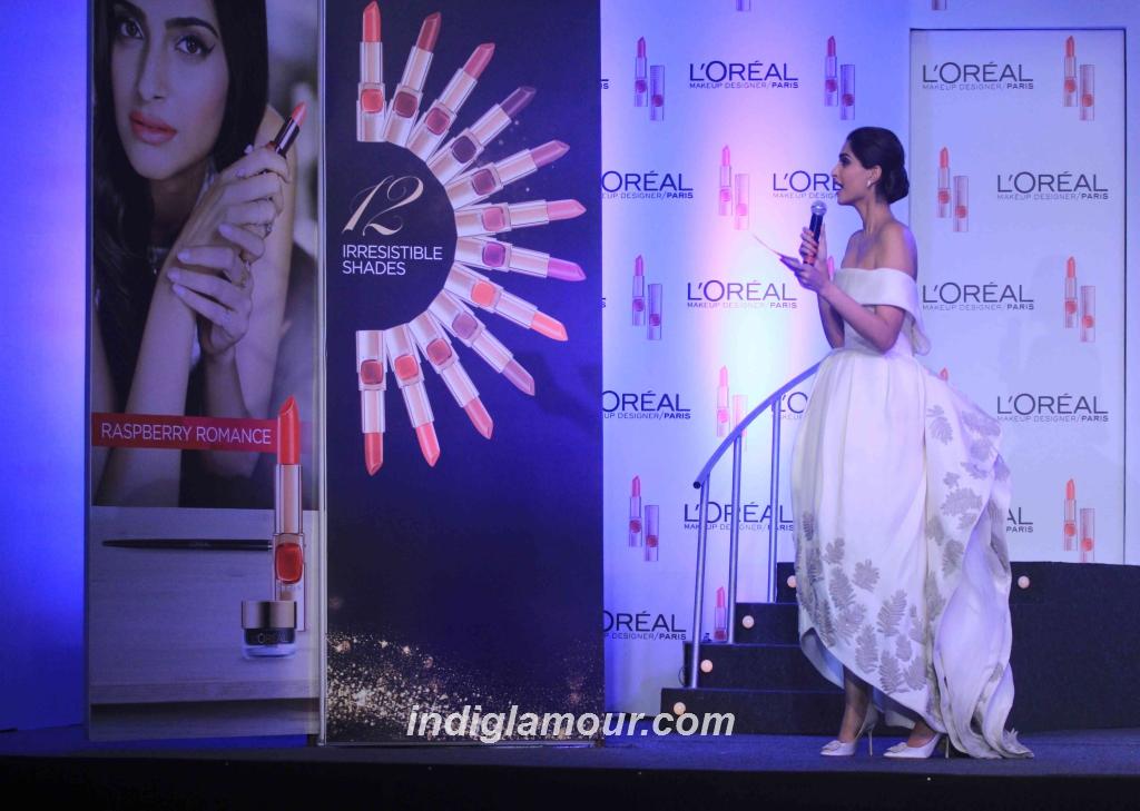 Sonam Kapoor Actress hd photo