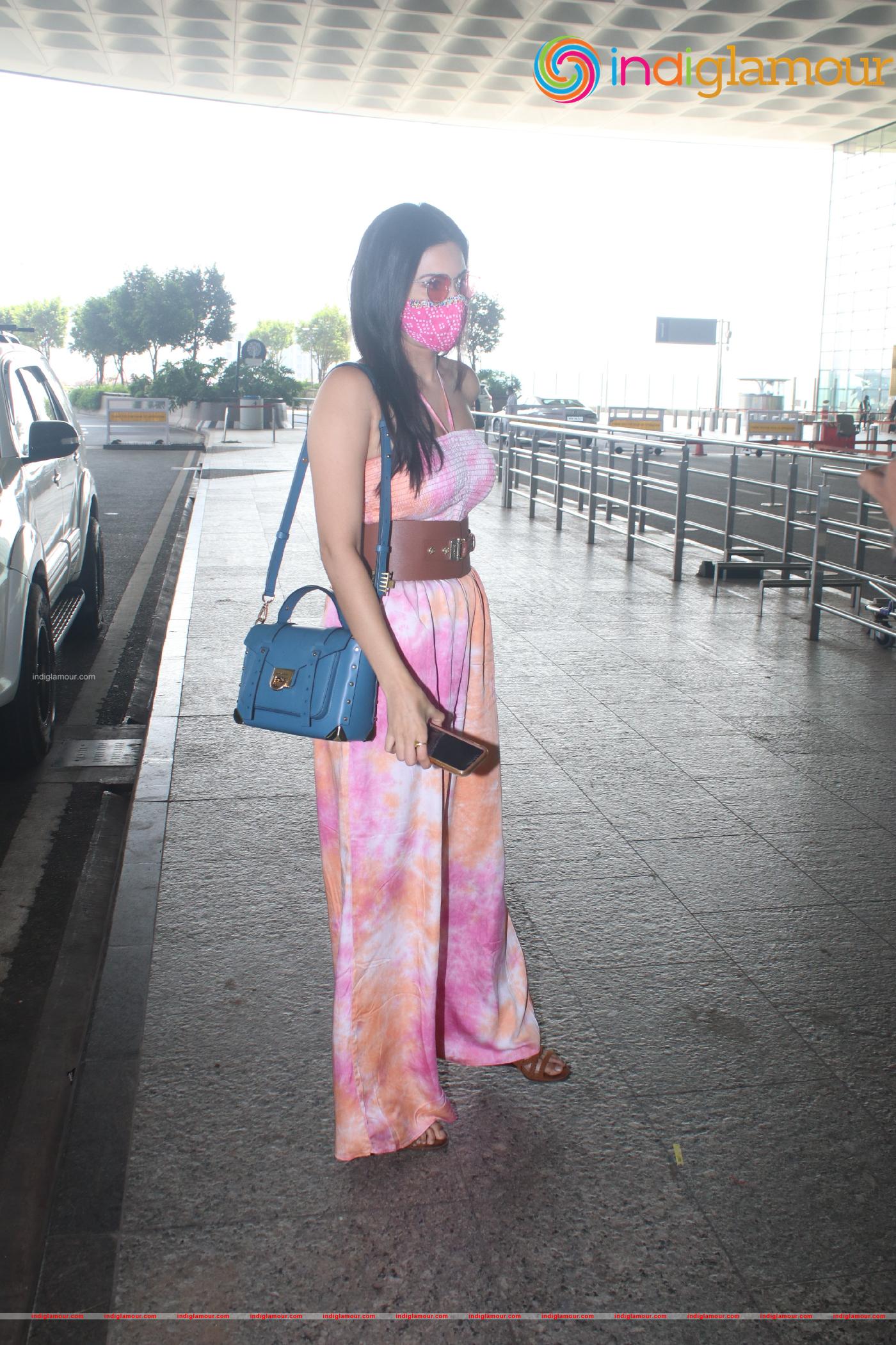 Amyra Dastur Actress hd photo