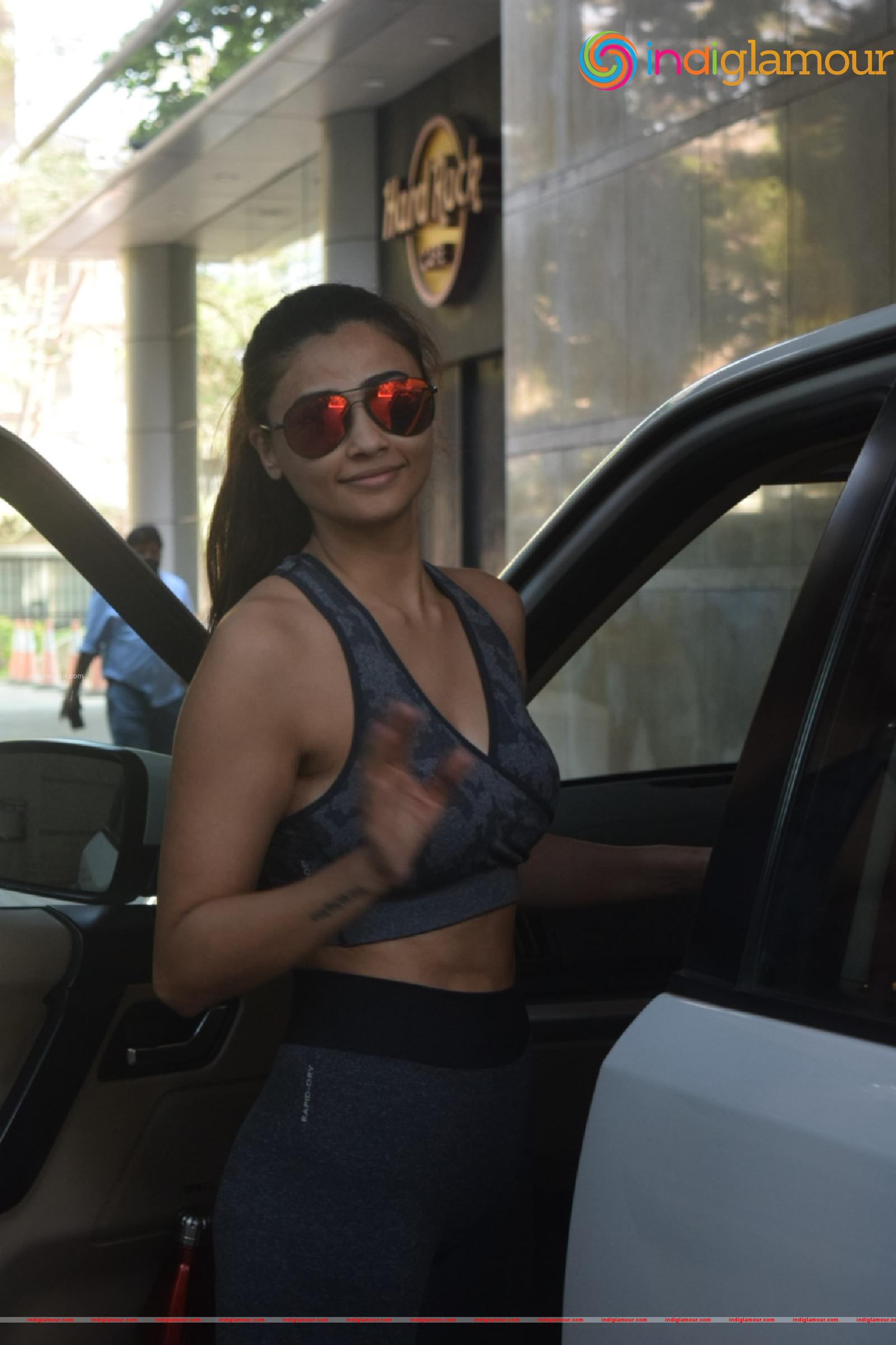 Daisy Shah Actress hd photo