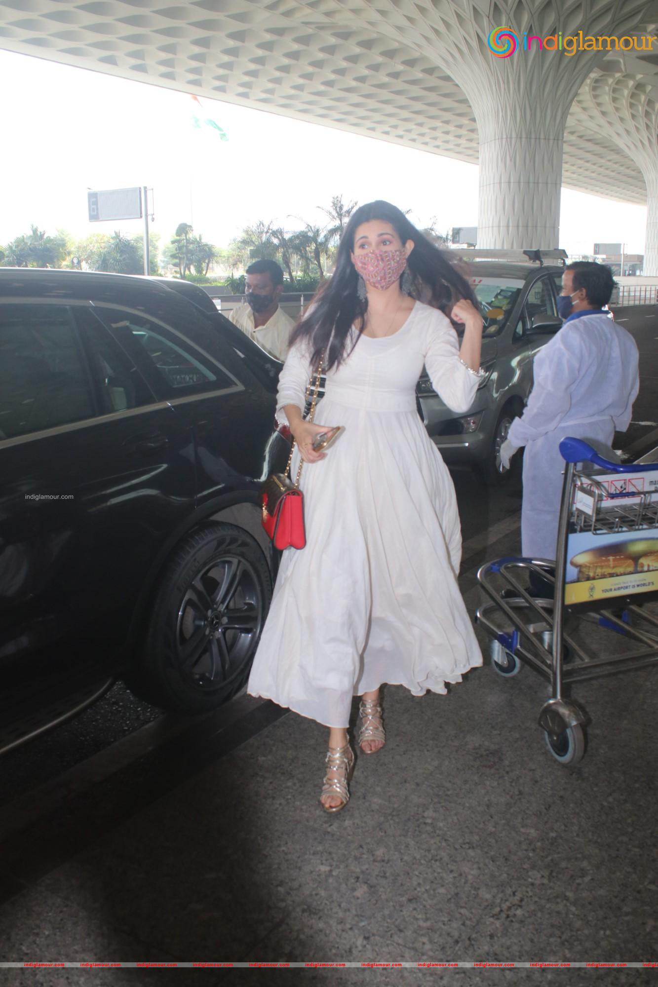 Amyra Dastur Actress hd photo