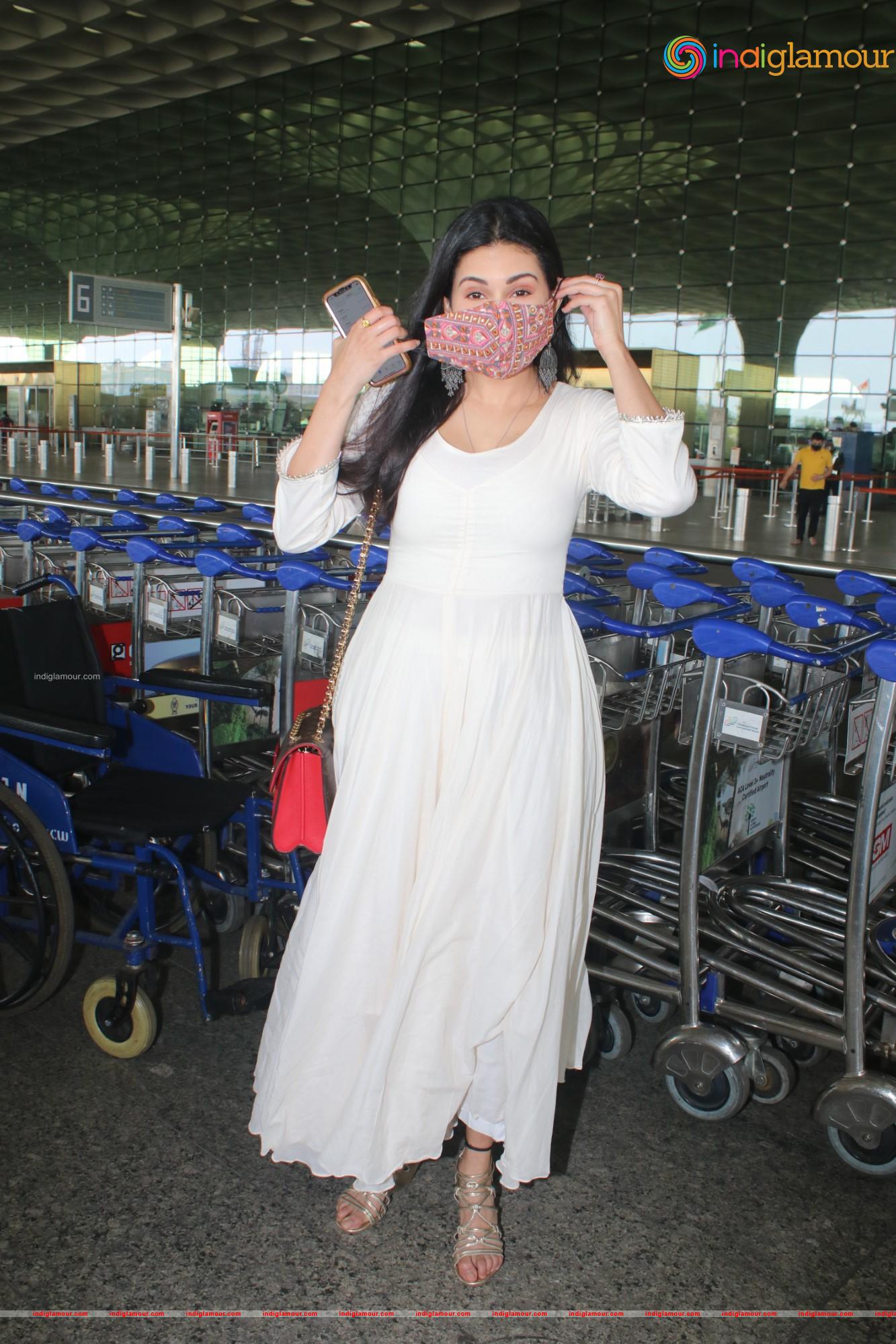 Amyra Dastur Actress hd photo