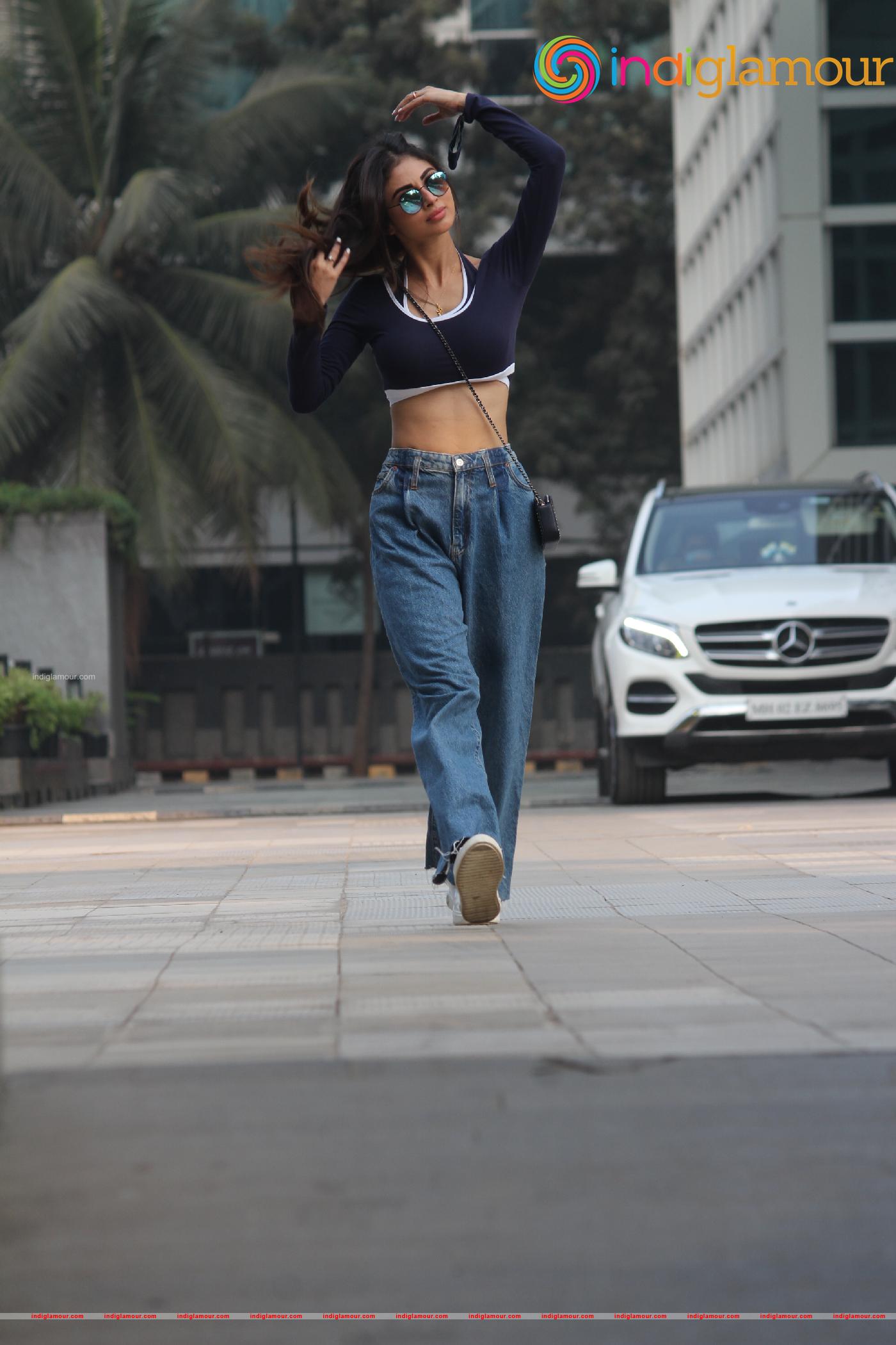 Mouni Roy Actress hd photo