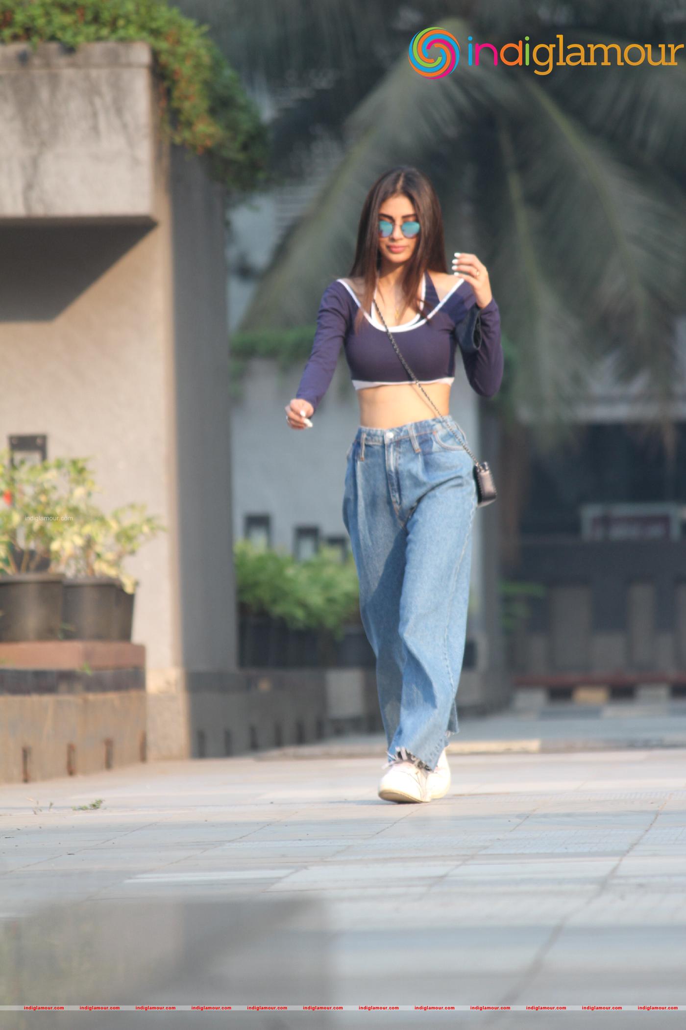 Mouni Roy Actress hd photo