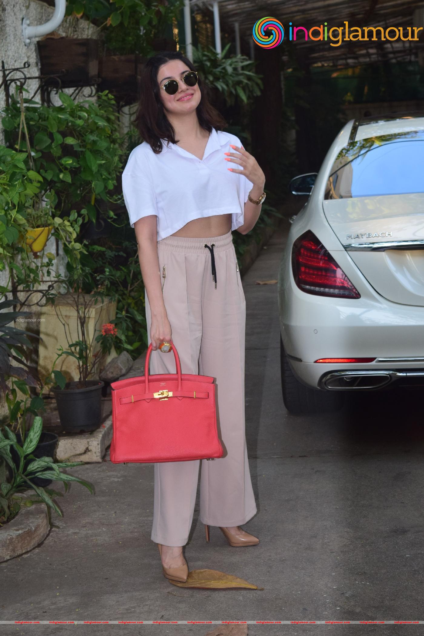 Divya Khosla Kumar Actress hd photo