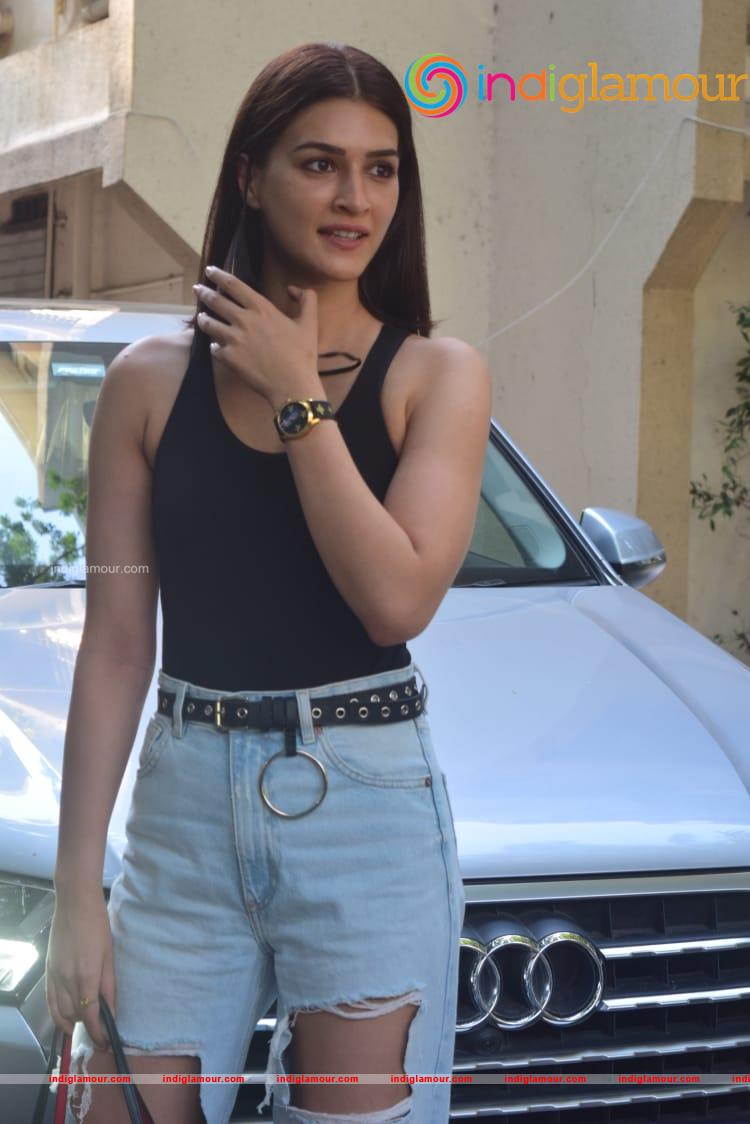 Kriti Sanon Actress hd photo