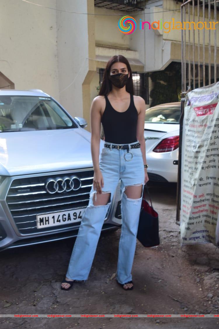 Kriti Sanon Actress hd photo