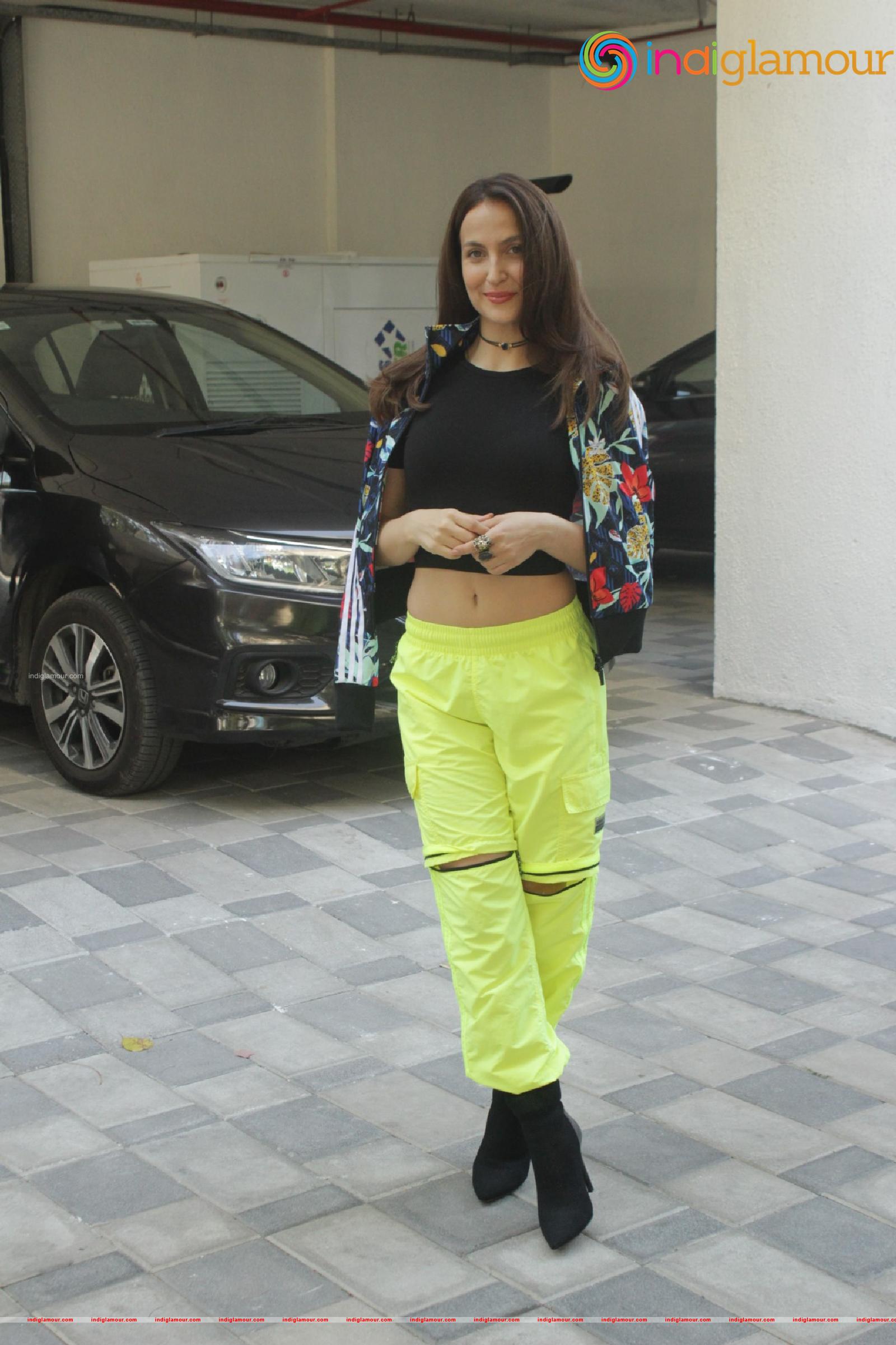 Elli AvrRam Actress hd photo