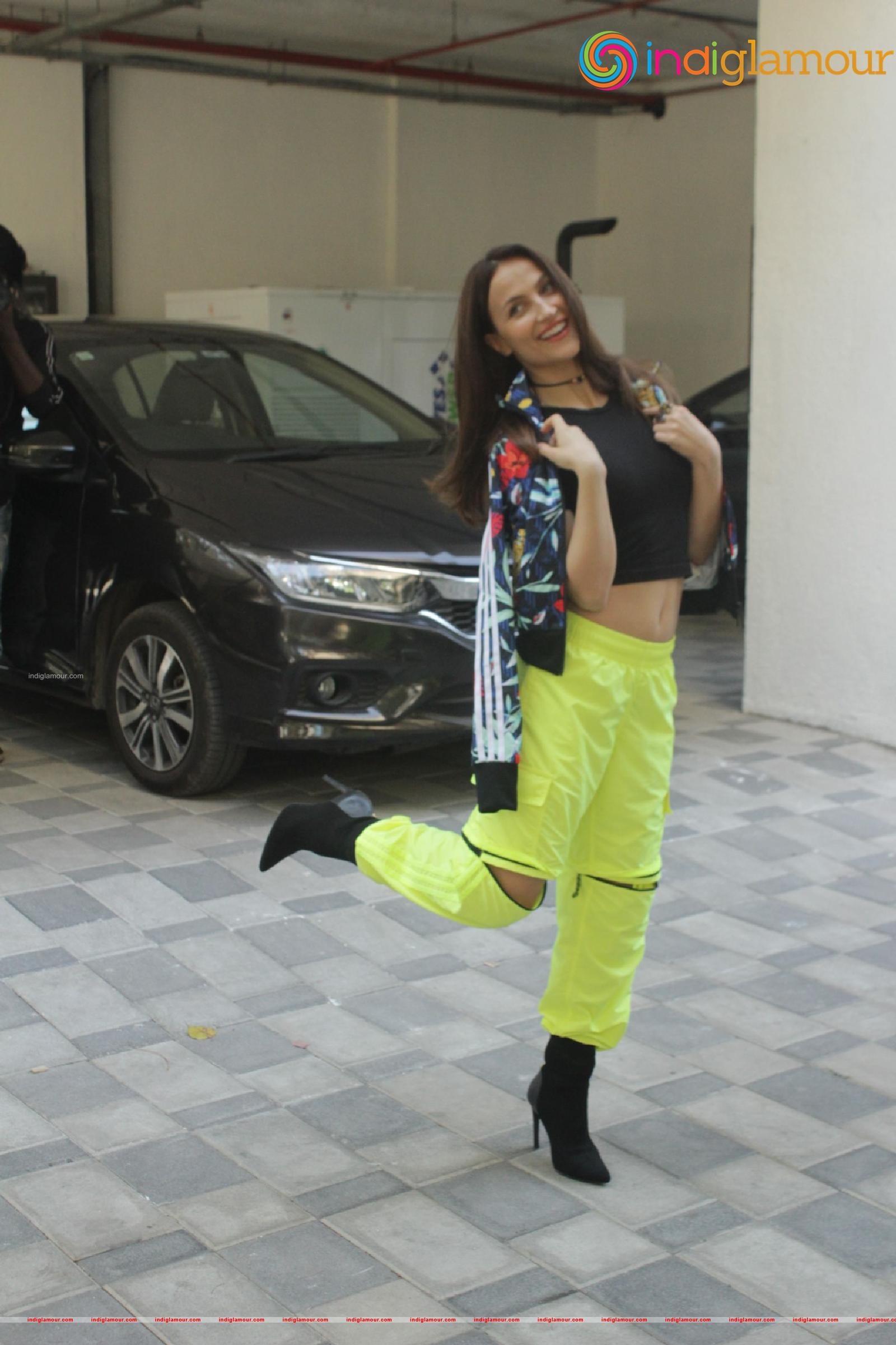 Elli AvrRam Actress hd photo