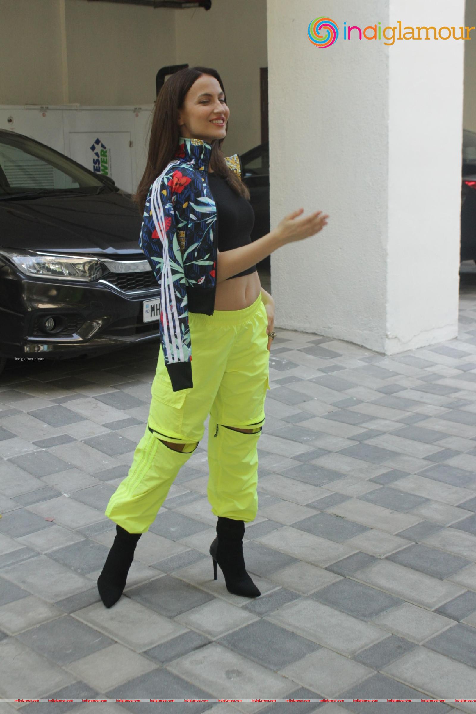 Elli AvrRam Actress hd photo