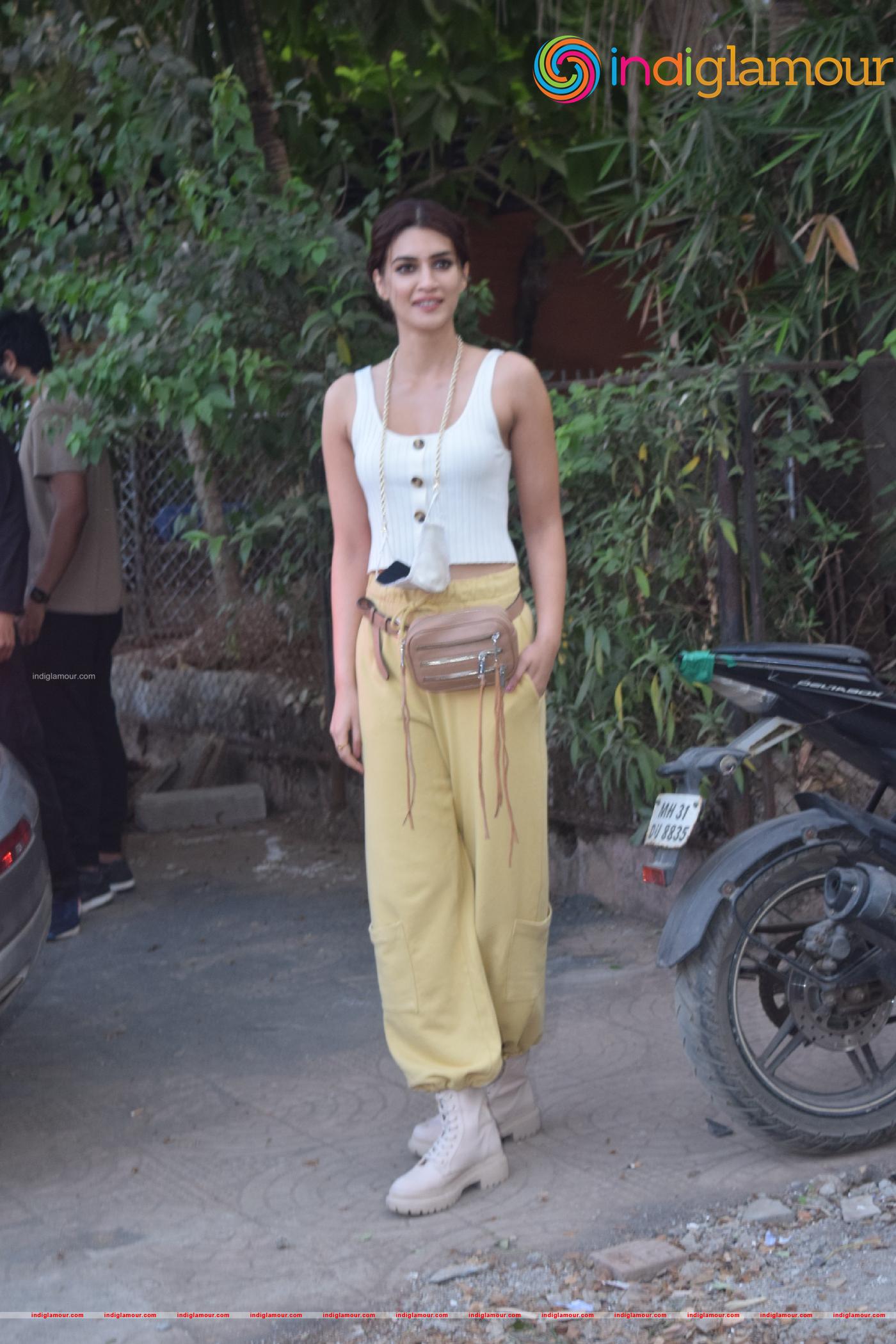 Kriti Sanon Actress hd photo