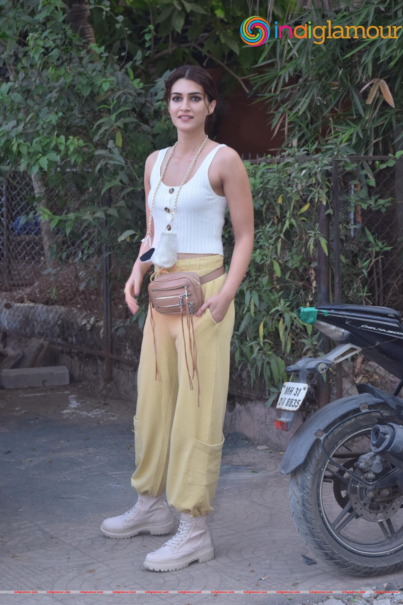 Kriti Sanon Actress hd photo