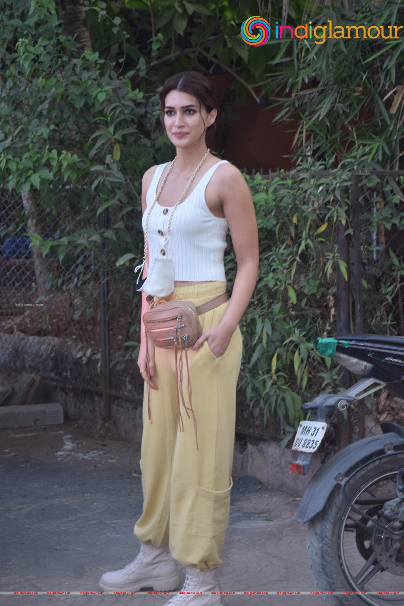 Kriti Sanon Actress hd photo