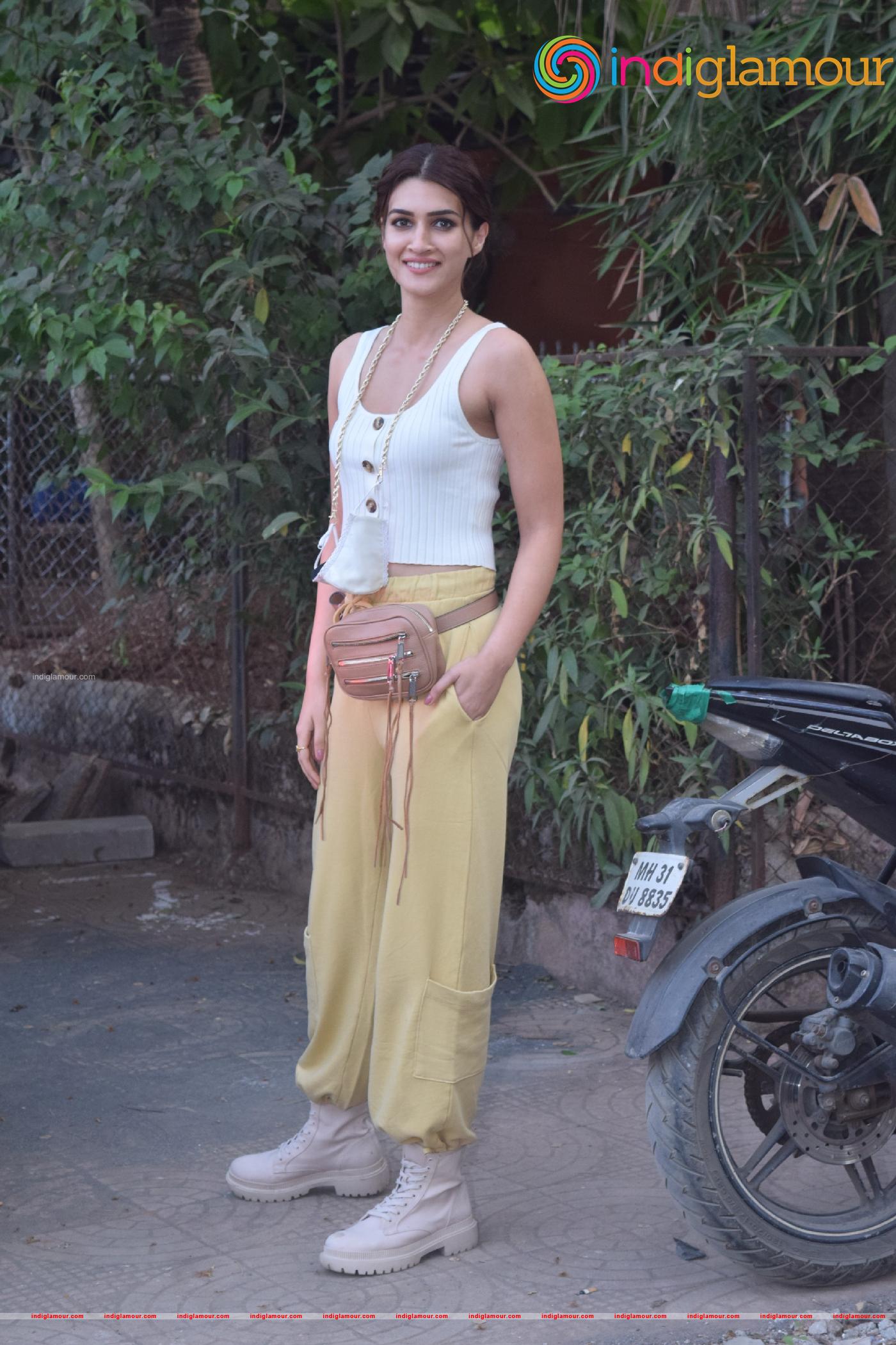 Kriti Sanon Actress hd photo