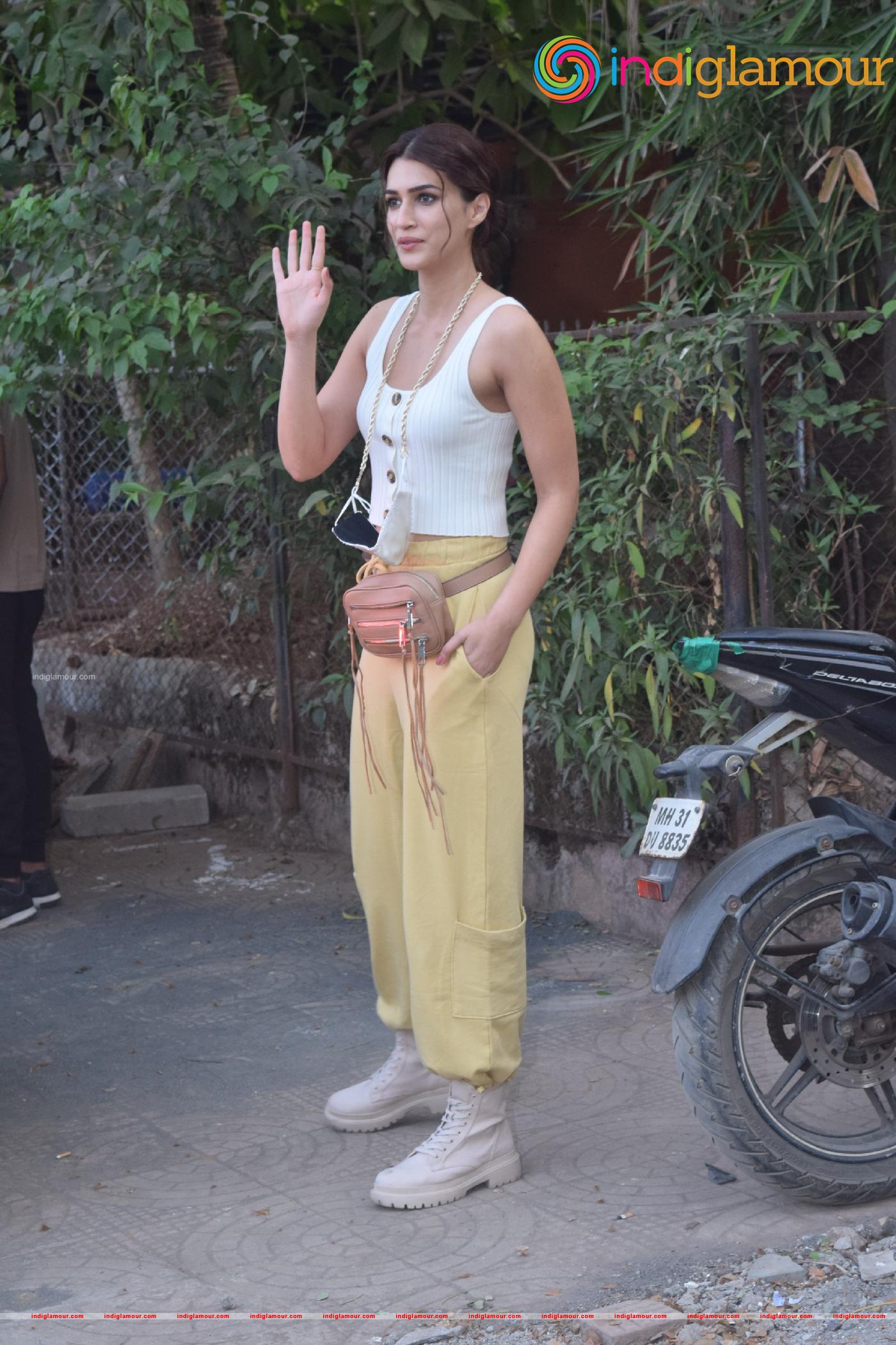 Kriti Sanon Actress hd photo