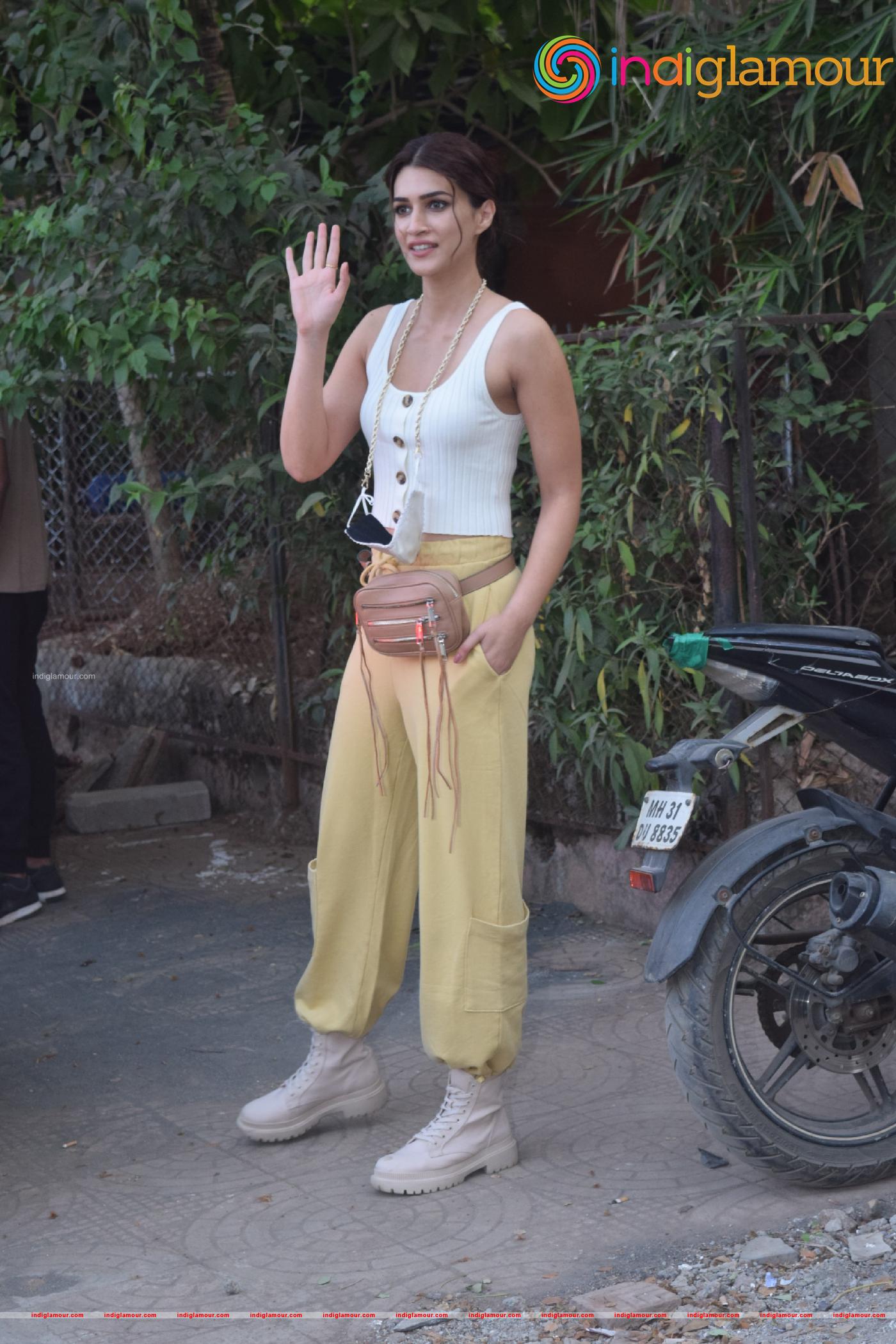 Kriti Sanon Actress hd photo