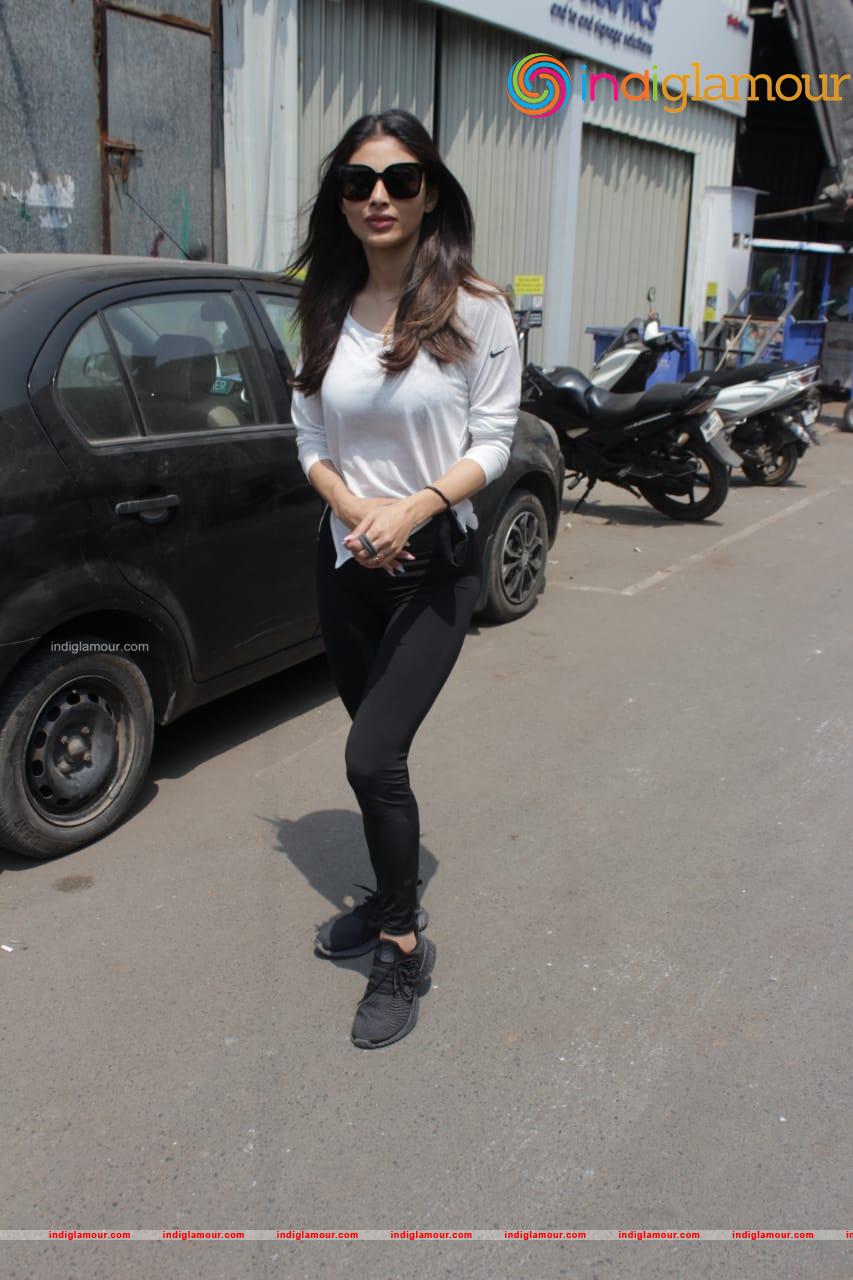 Mouni Roy Actress hd photo