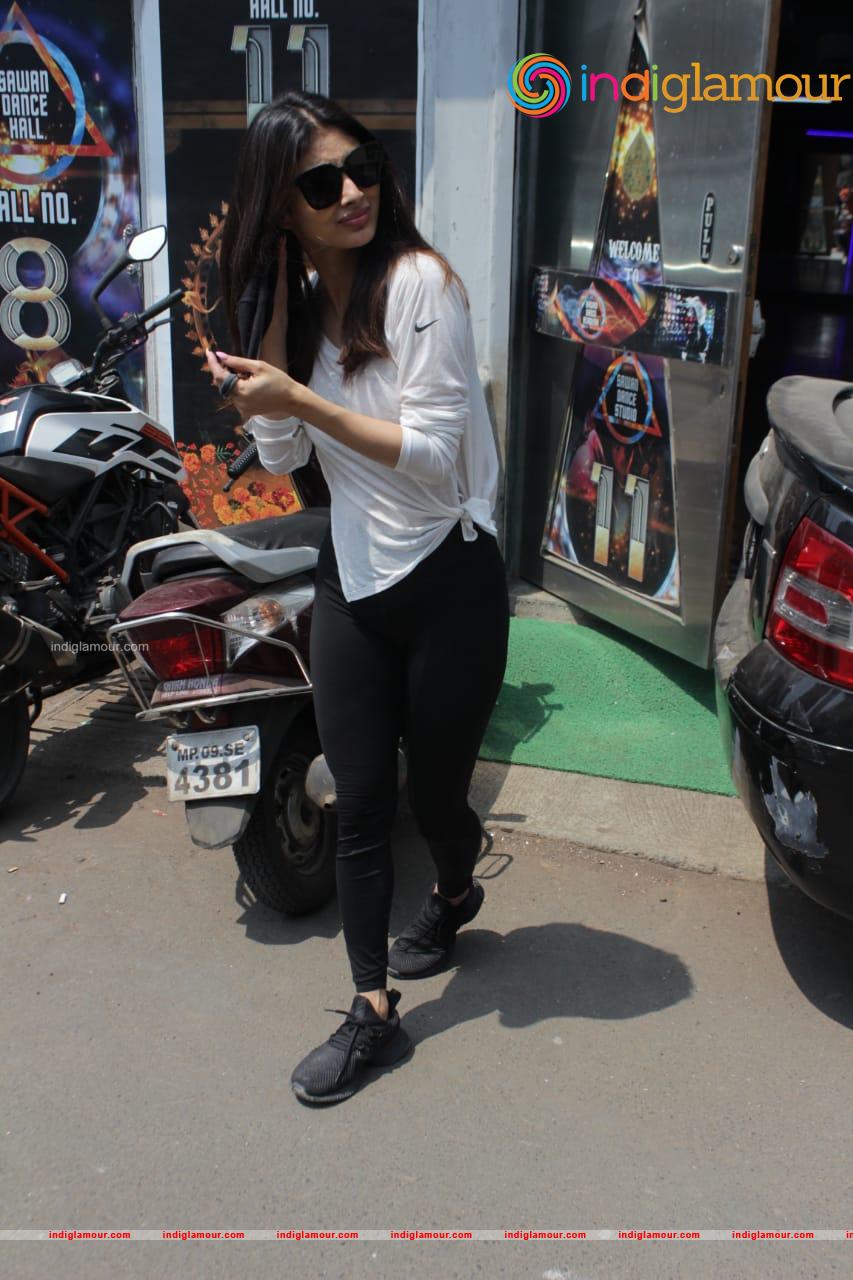 Mouni Roy Actress hd photo
