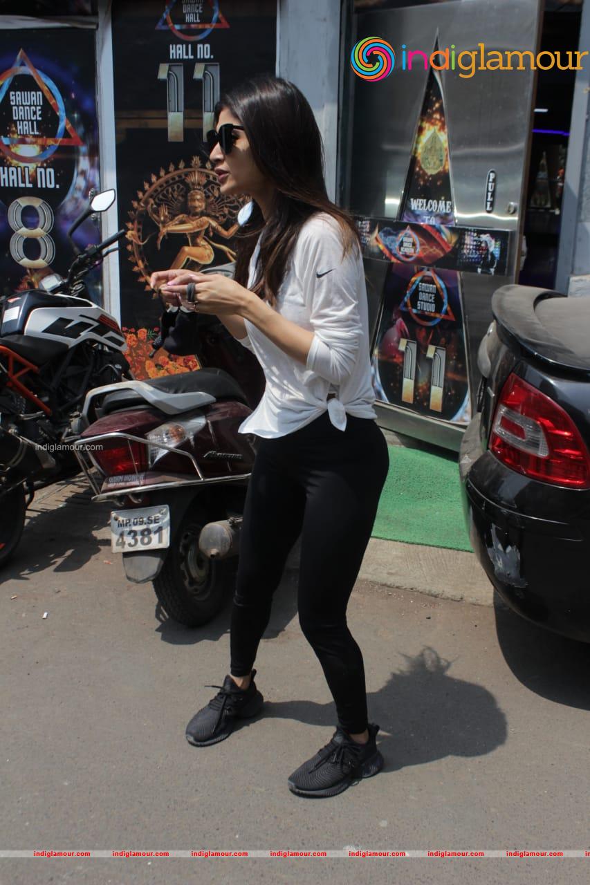 Mouni Roy Actress hd photo