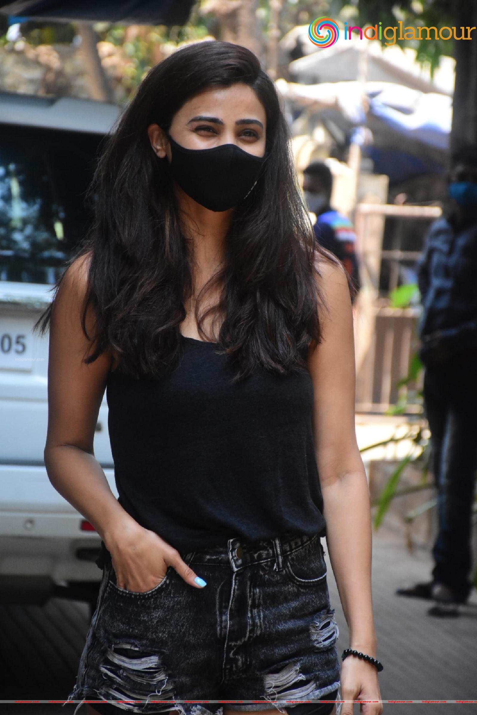 Daisy Shah Actress hd photo