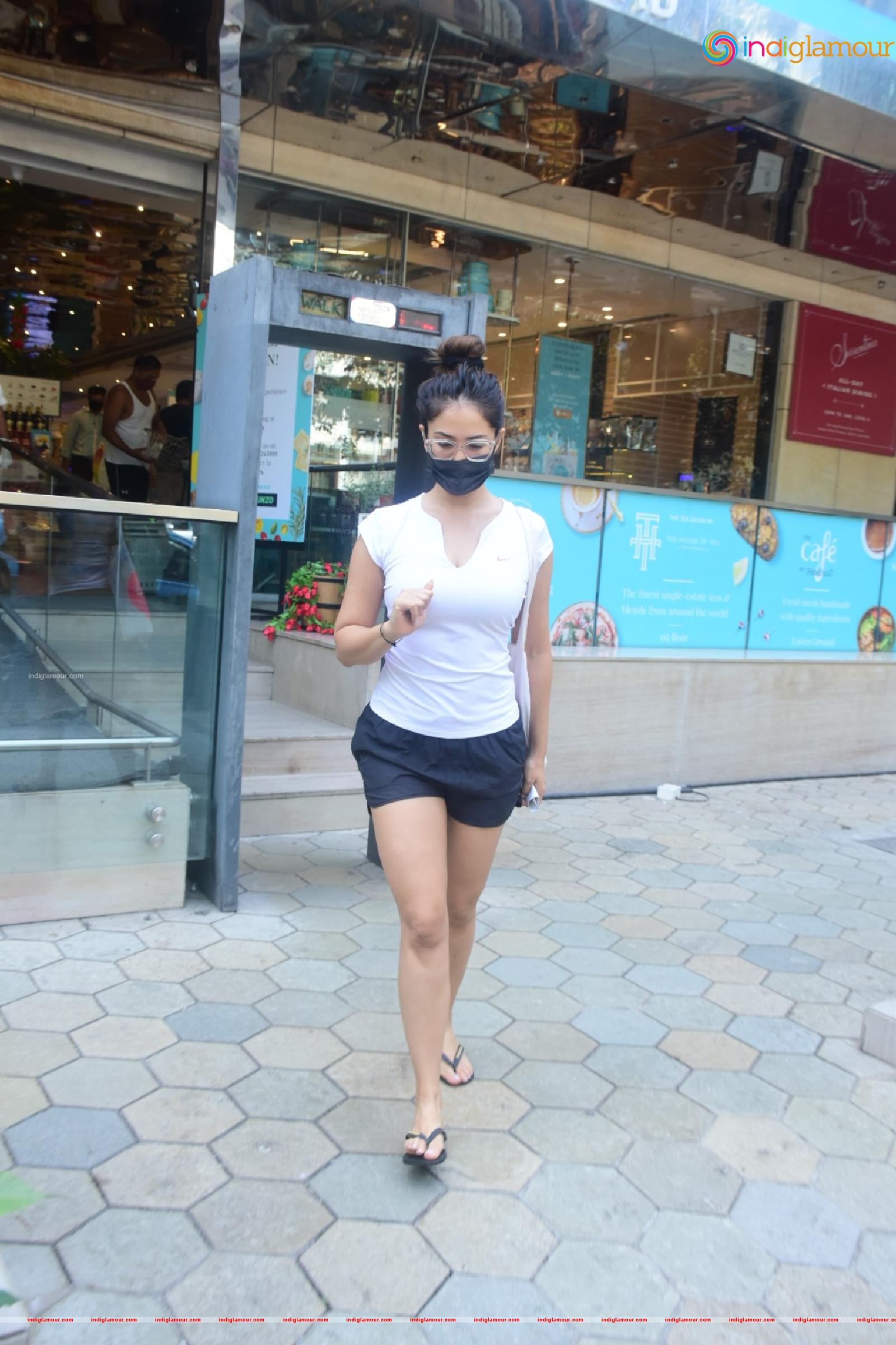 Kim Sharma Actress hd photo