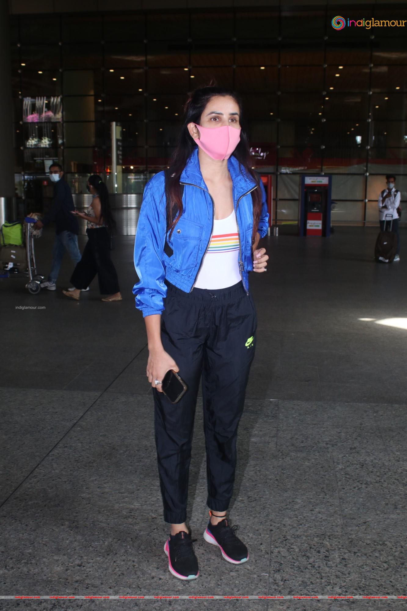 Sonnalli Seygall Actress hd photo