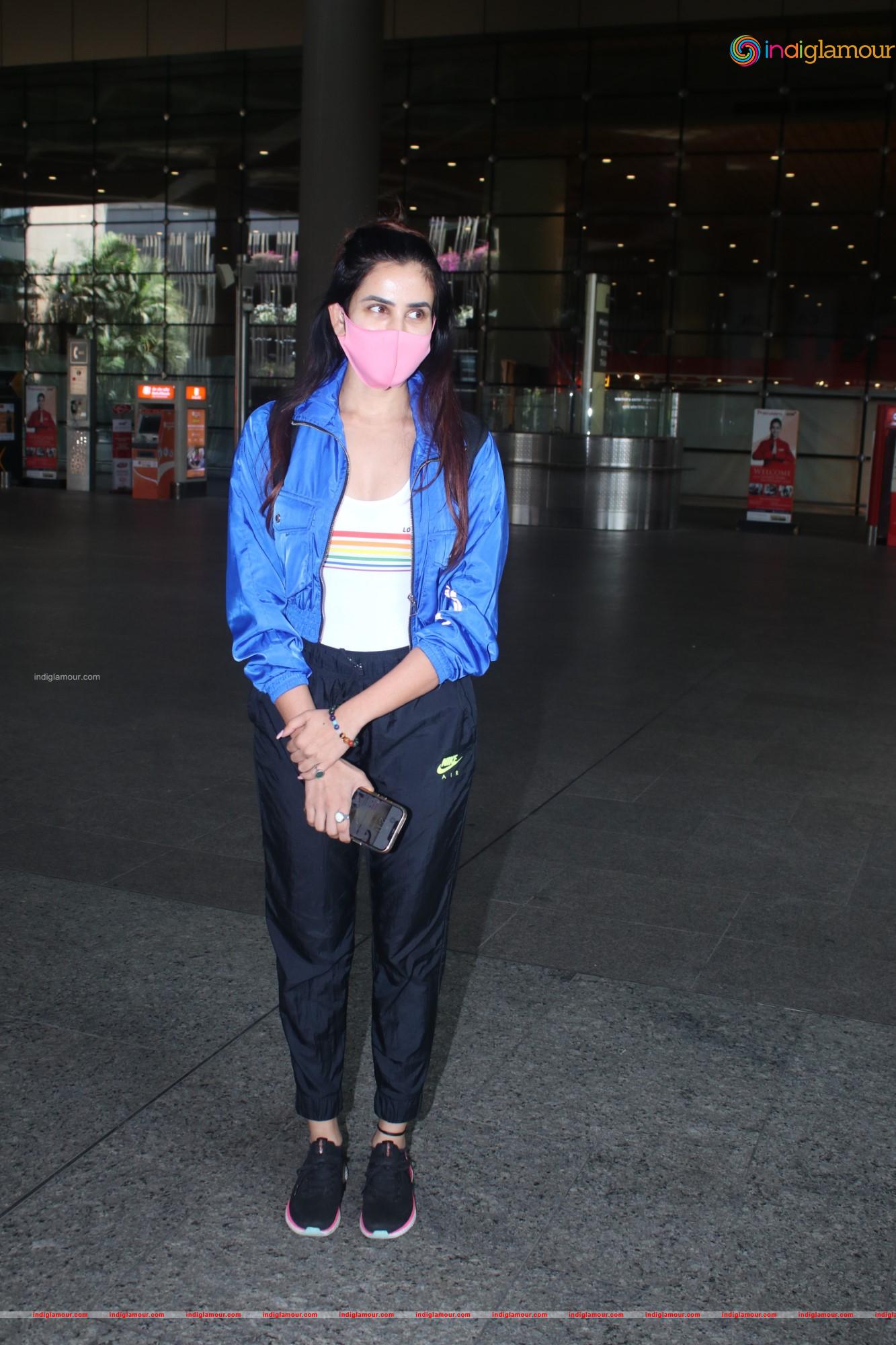Sonnalli Seygall Actress hd photo
