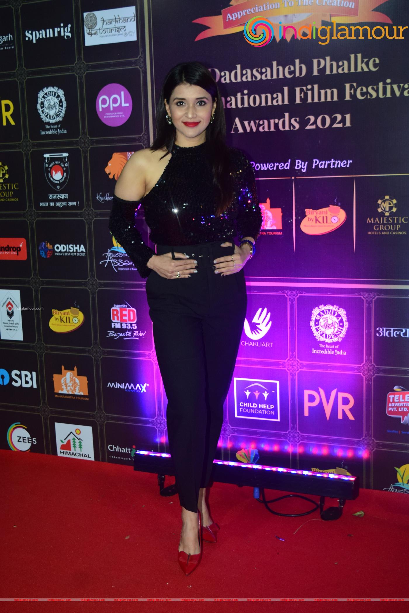 Mannara Chopra Actress hd photo