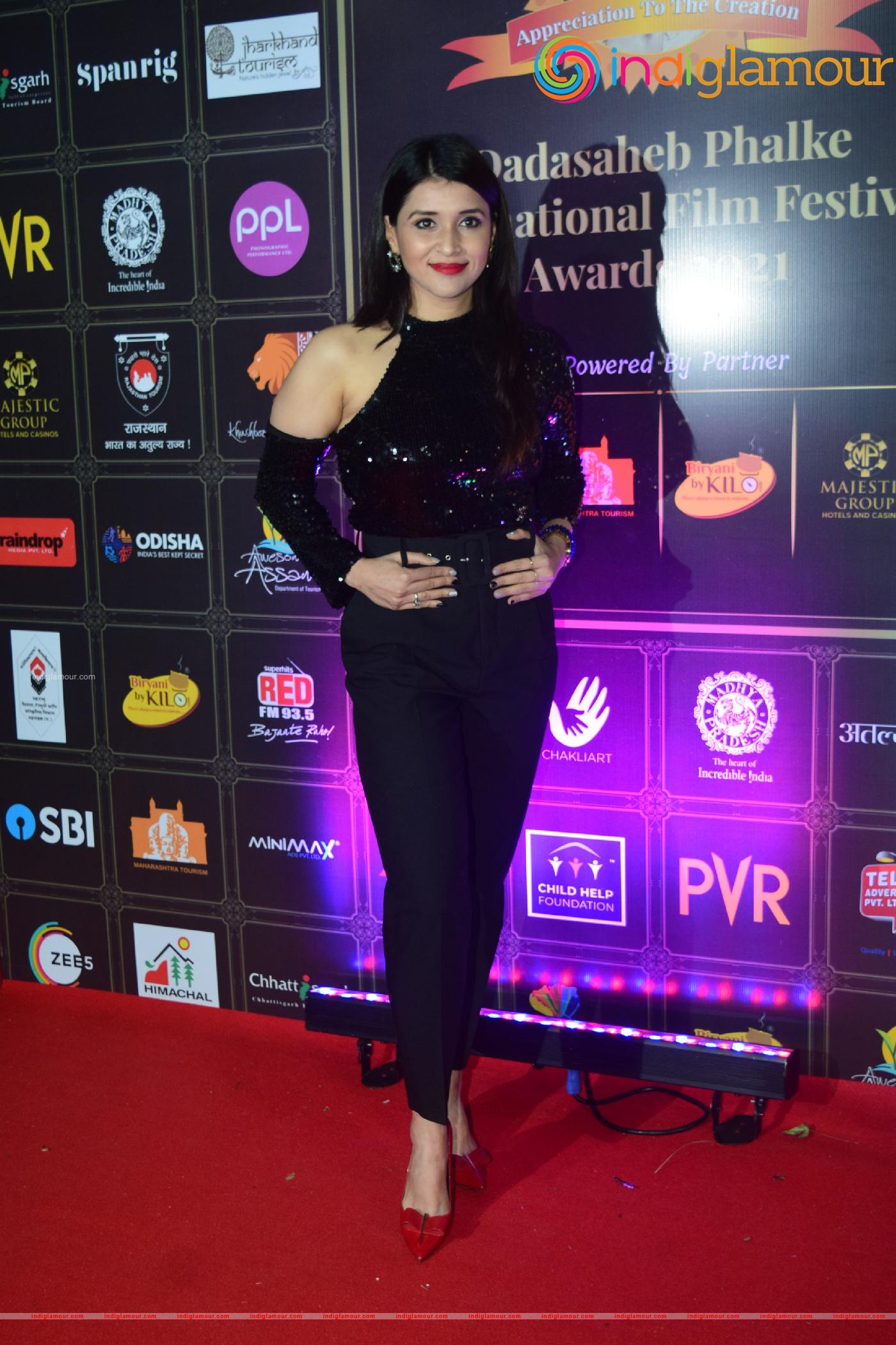 Mannara Chopra Actress hd photo