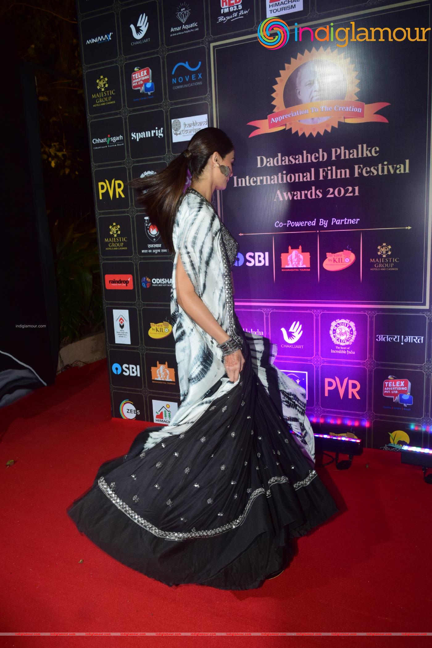 Daisy Shah Actress hd photo