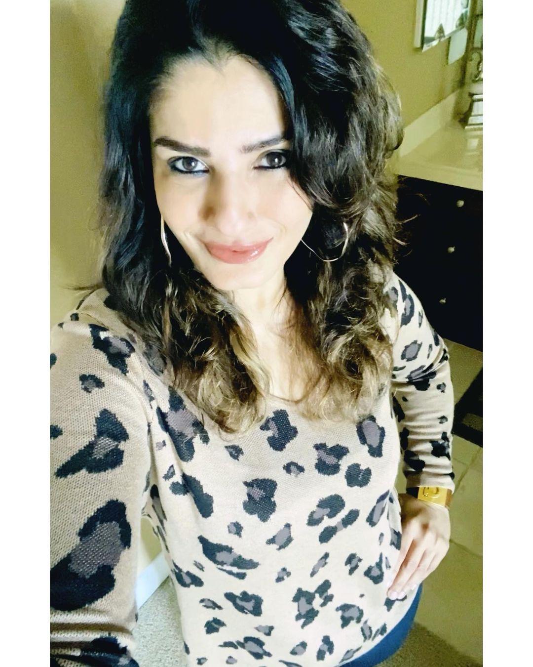 Raveena Tandon Actress hd photo