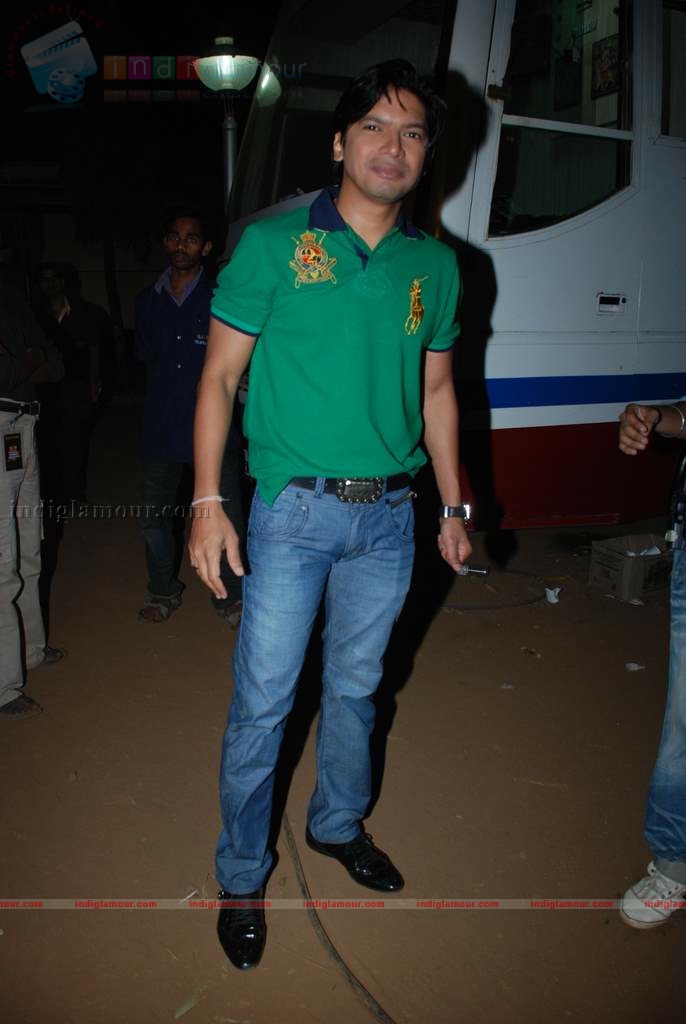 Priyanka Chopra and Uday Chopra on the sets of Star Plus Music Ka Maha Muqabla Event hd photo