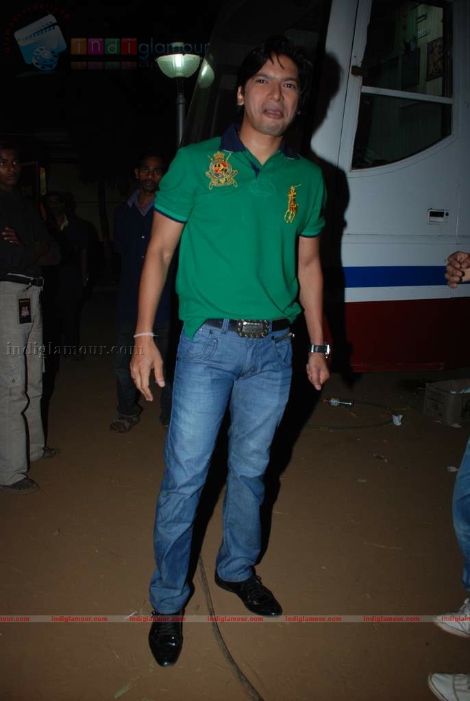 Priyanka Chopra and Uday Chopra on the sets of Star Plus Music Ka Maha Muqabla Event hd photo