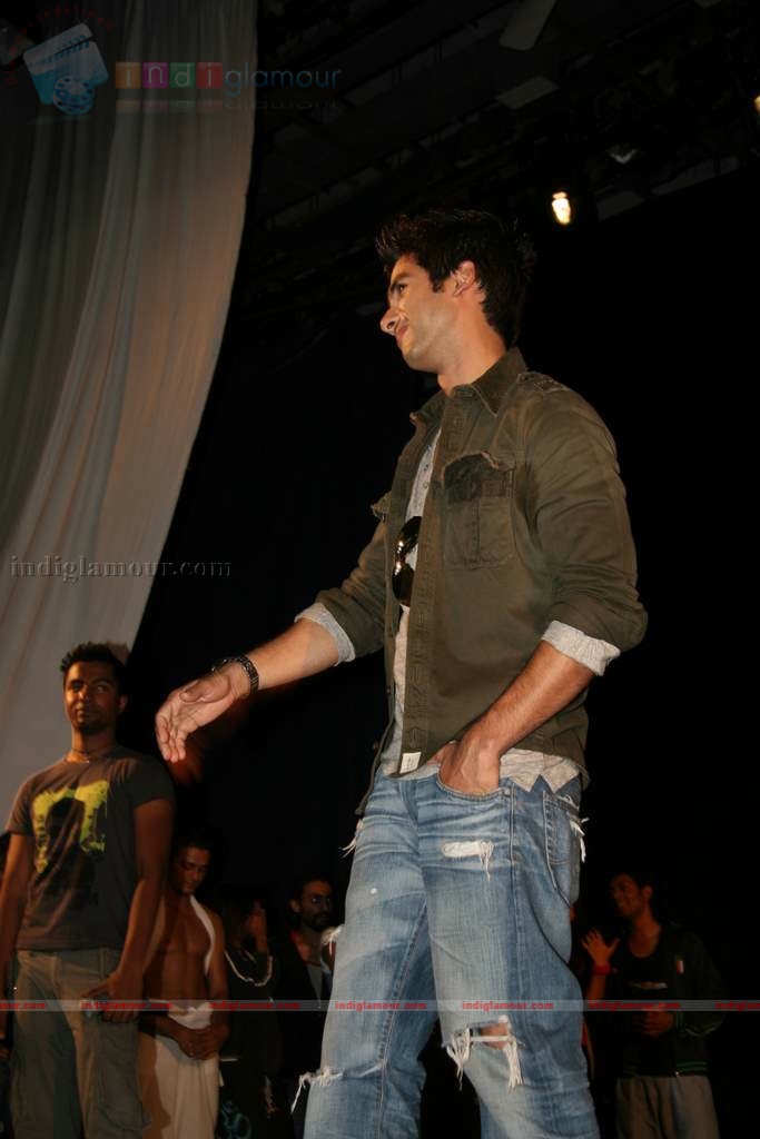 Shahid at Modd Ingigo IIT Powai Event hd photo