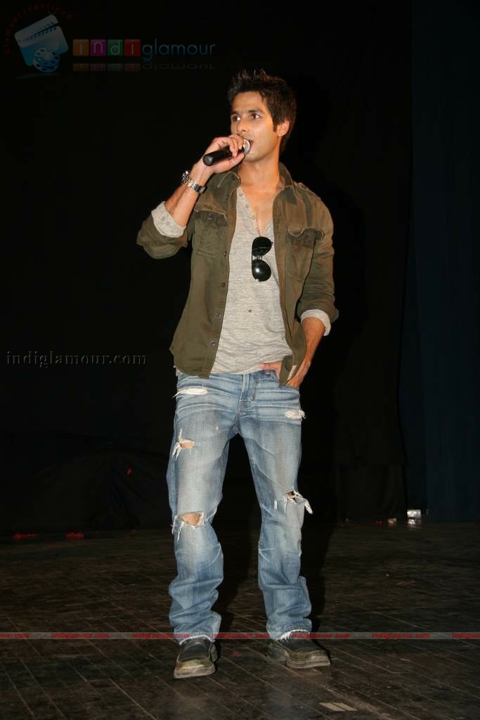 Shahid at Modd Ingigo IIT Powai Event hd photo