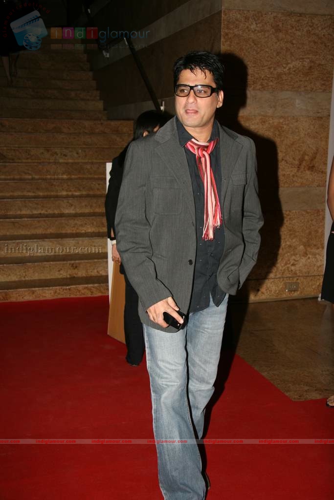 SRK, Yuvraj Singh, Urvashi Sharma at Energy Drink XXX launch Event hd photo