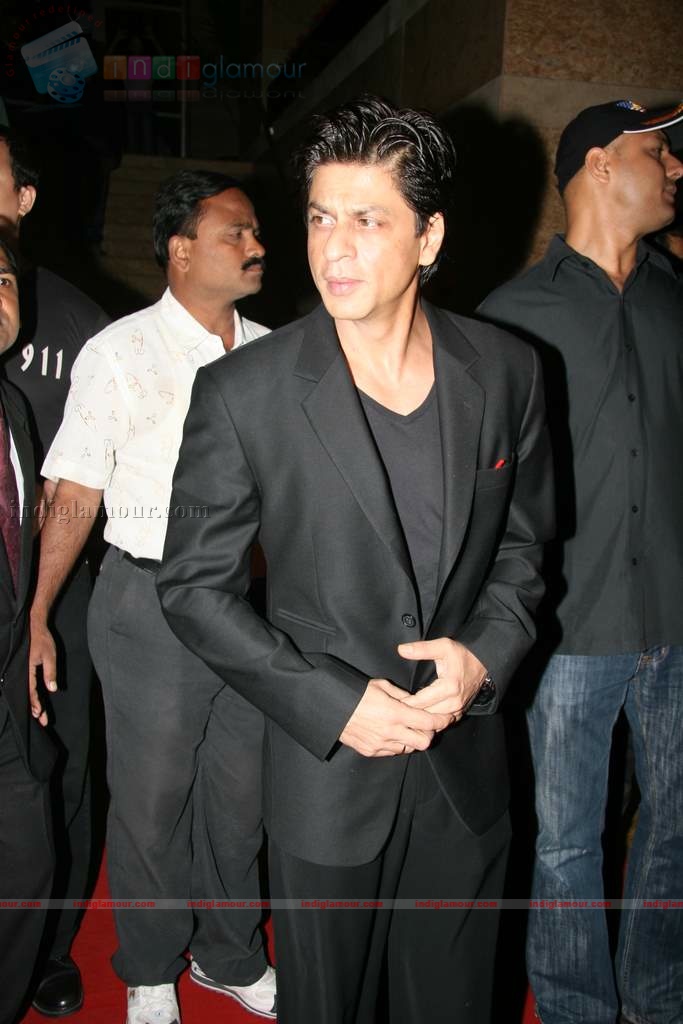 SRK, Yuvraj Singh, Urvashi Sharma at Energy Drink XXX launch Event hd photo