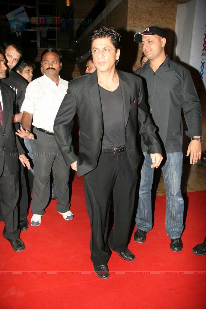 SRK, Yuvraj Singh, Urvashi Sharma at Energy Drink XXX launch Event hd photo