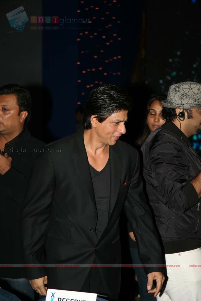 SRK, Yuvraj Singh, Urvashi Sharma at Energy Drink XXX launch Event hd photo