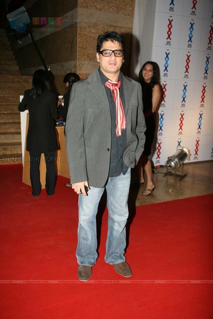 SRK, Yuvraj Singh, Urvashi Sharma at Energy Drink XXX launch Event hd photo