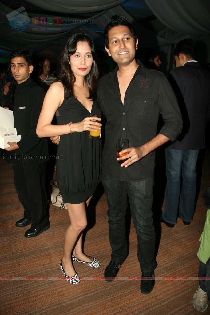 SRK, Yuvraj Singh, Urvashi Sharma at Energy Drink XXX launch Event hd photo