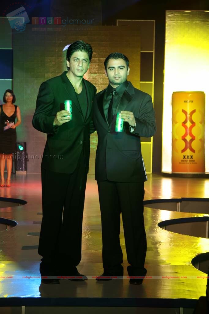 SRK, Yuvraj Singh, Urvashi Sharma at Energy Drink XXX launch Event hd photo