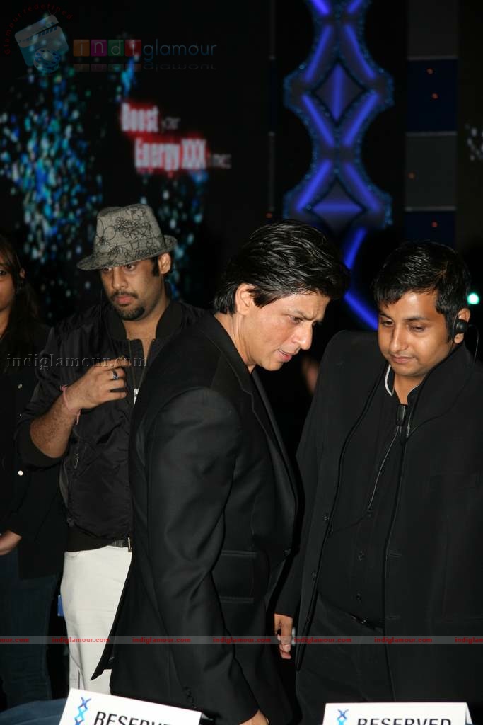 SRK, Yuvraj Singh, Urvashi Sharma at Energy Drink XXX launch Event hd photo