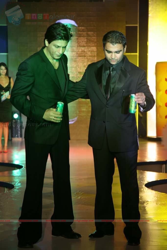 SRK, Yuvraj Singh, Urvashi Sharma at Energy Drink XXX launch Event hd photo