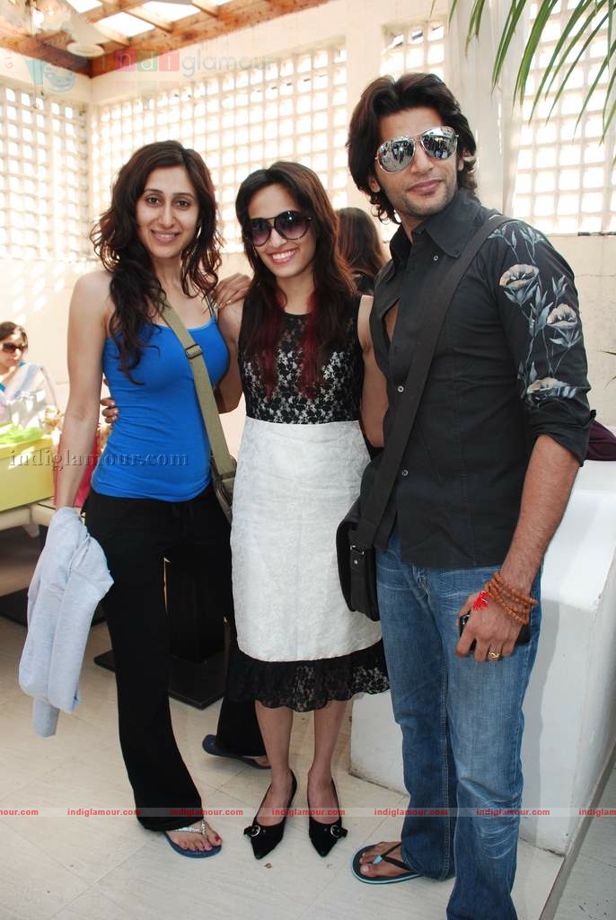 Gulshan Grover, Aditya Pancholi at Joe Rajan's brunch Event hd photo