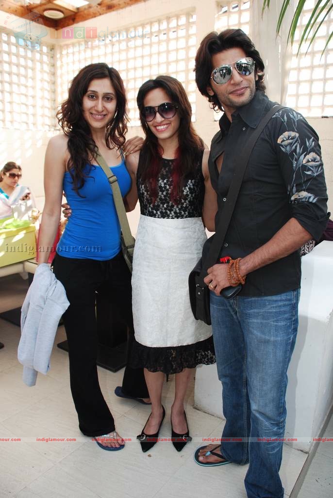 Gulshan Grover, Aditya Pancholi at Joe Rajan's brunch Event hd photo