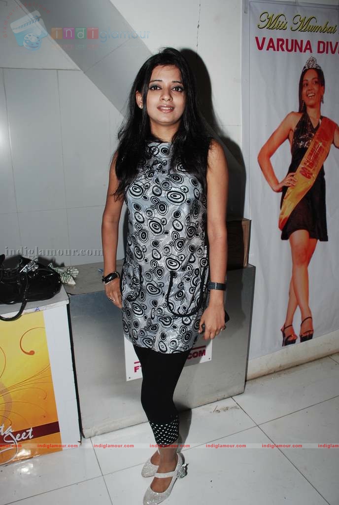 Sharaddha Sharma at Miss Mumbai Varuna's bday bash Event hd photo