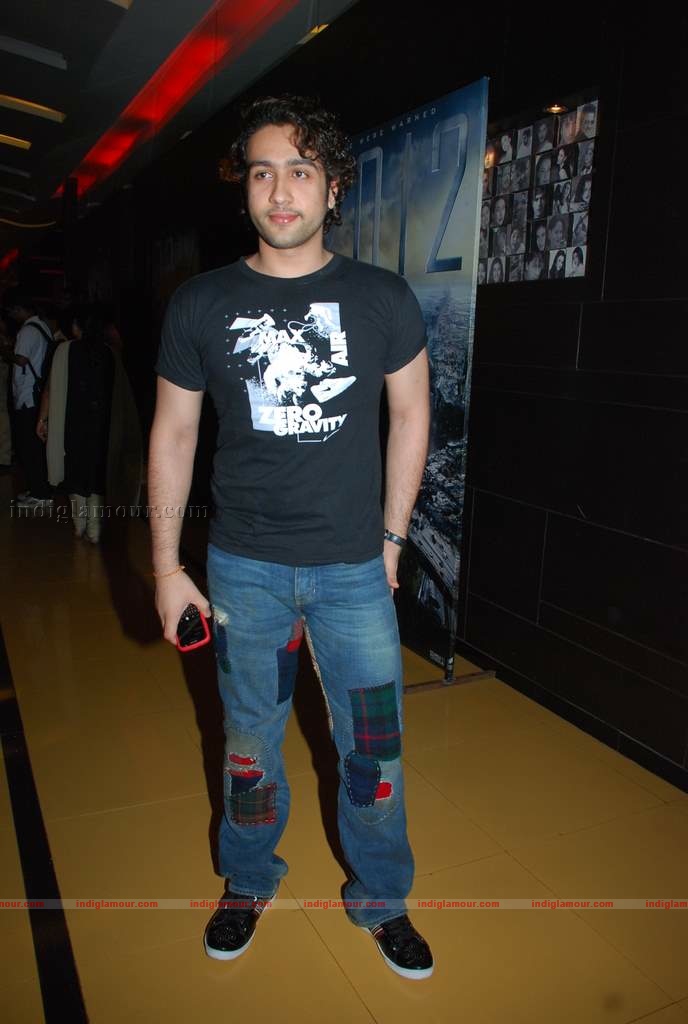 Prachi Desai, Koena and Arshad Warsi at 2012 premeire Event hd photo