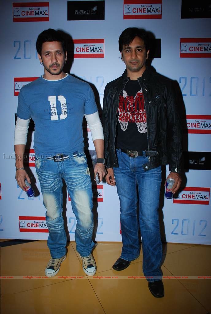 Prachi Desai, Koena and Arshad Warsi at 2012 premeire Event hd photo