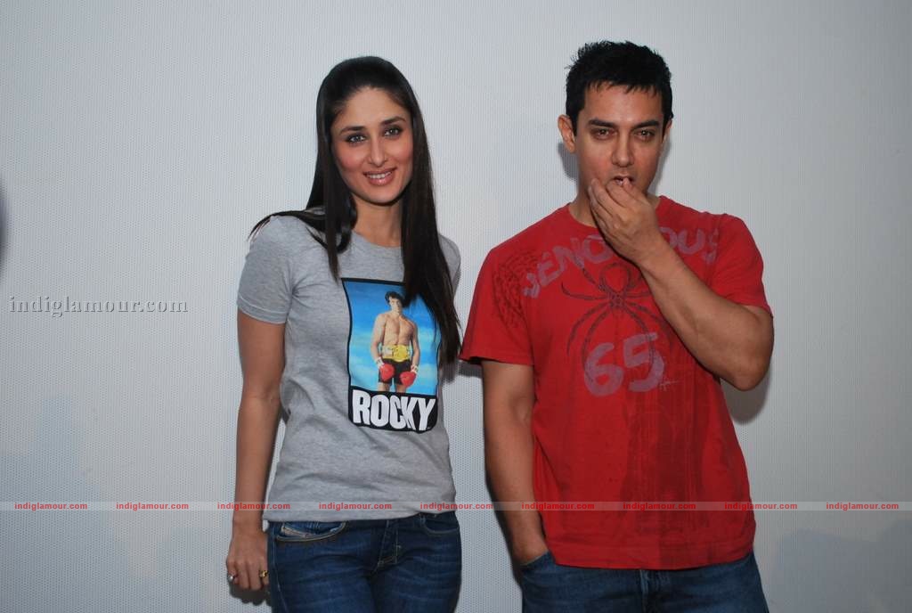 Kareena-Aamir at 3 Idiots press meet with new song introduction Event hd photo