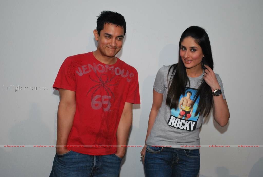 Kareena-Aamir at 3 Idiots press meet with new song introduction Event hd photo